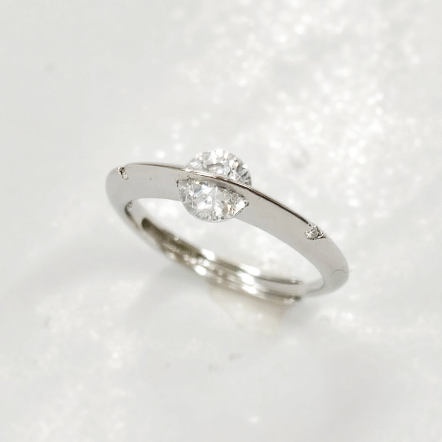 Floating crystal stainless steel spinner ring - EffortlesslyUs