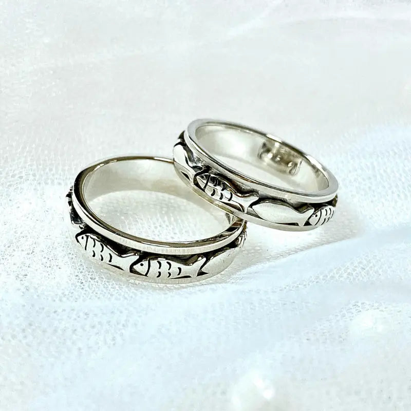 Swimming Fish Spinner Ring in Silver For Fishing Lover EffortlesslyUs