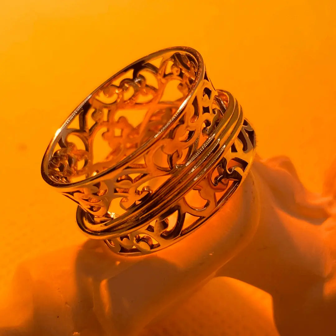 Lucky Clouds Spinner Ring in Silver EffortlesslyUs