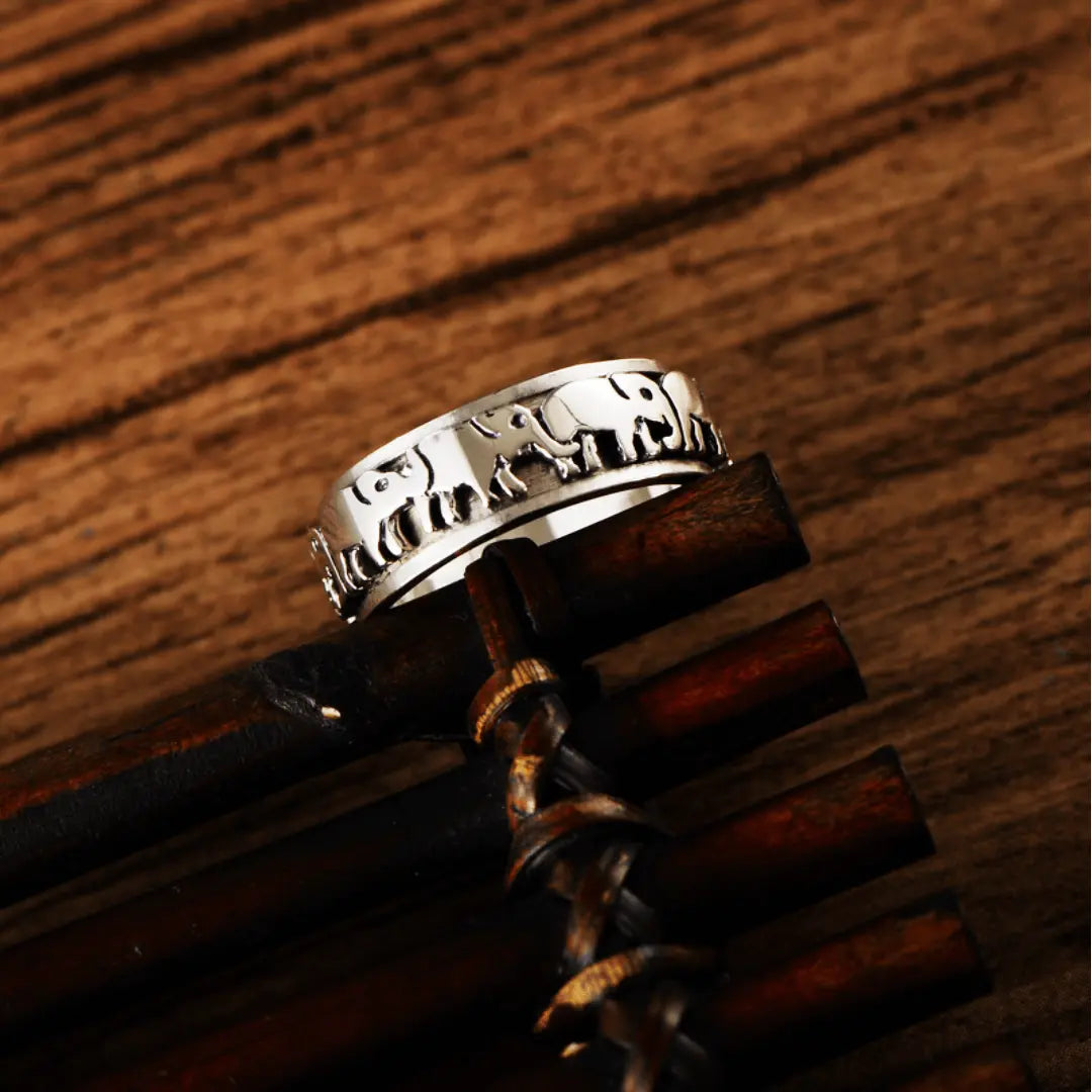 Lucky Elephants spinner ring