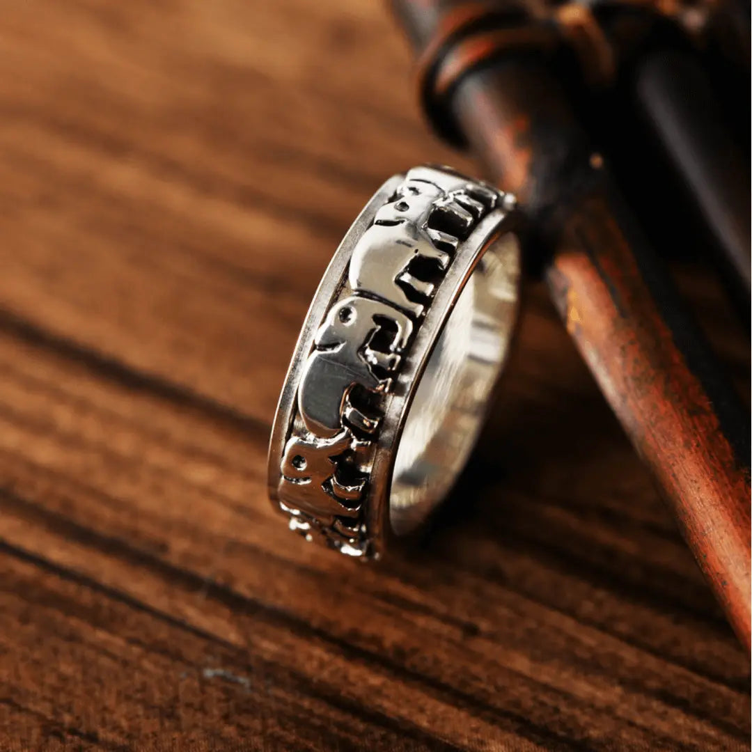 Lucky Elephants spinner ring