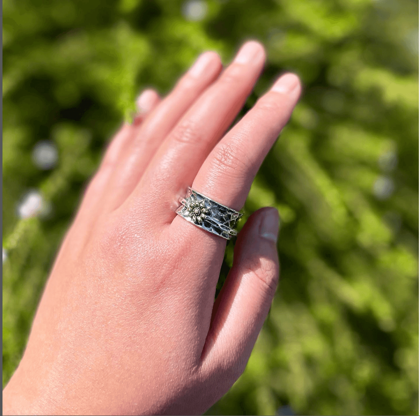 Daisy Spinner Ring