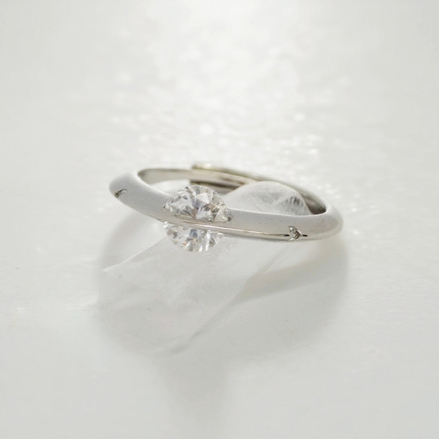 Floating Crystal Stainless Steel Spinner Ring | Minimalist Fidget Jewelry EffortlesslyUs