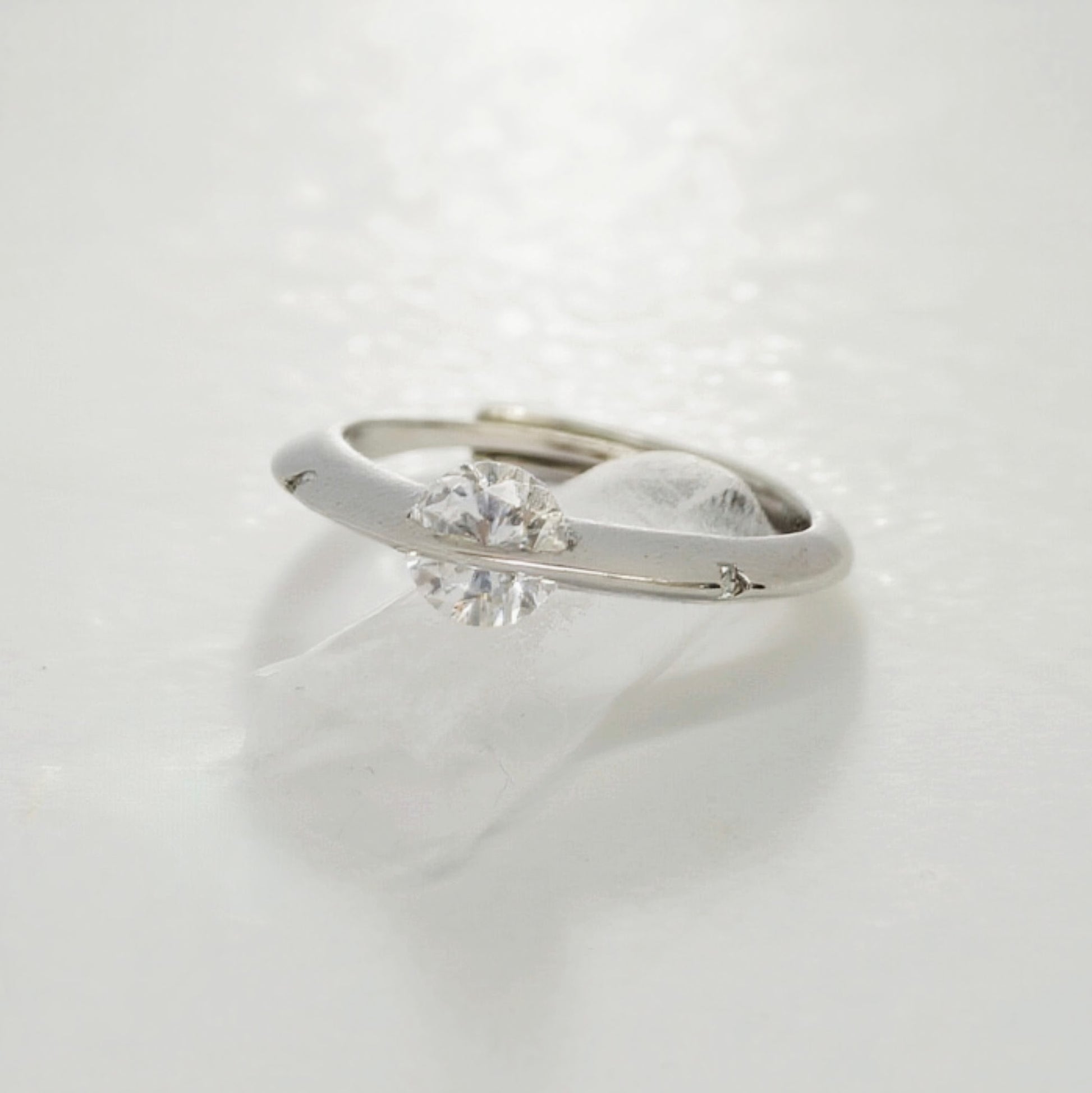 Floating Crystal Stainless Steel Spinner Ring | Minimalist Fidget Jewelry EffortlesslyUs