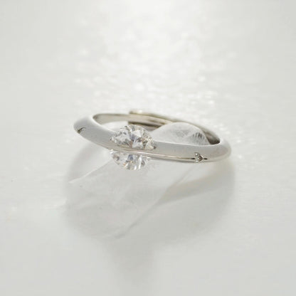 Floating Crystal Stainless Steel Spinner Ring | Minimalist Fidget Jewelry EffortlesslyUs