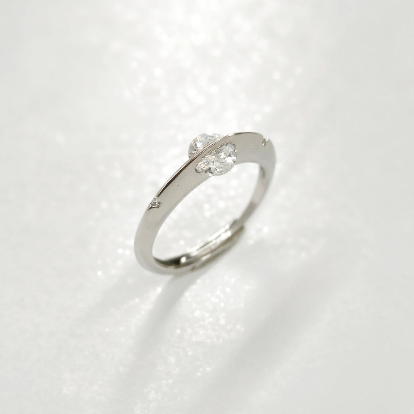 Floating Crystal Stainless Steel Spinner Ring | Minimalist Fidget Jewelry EffortlesslyUs