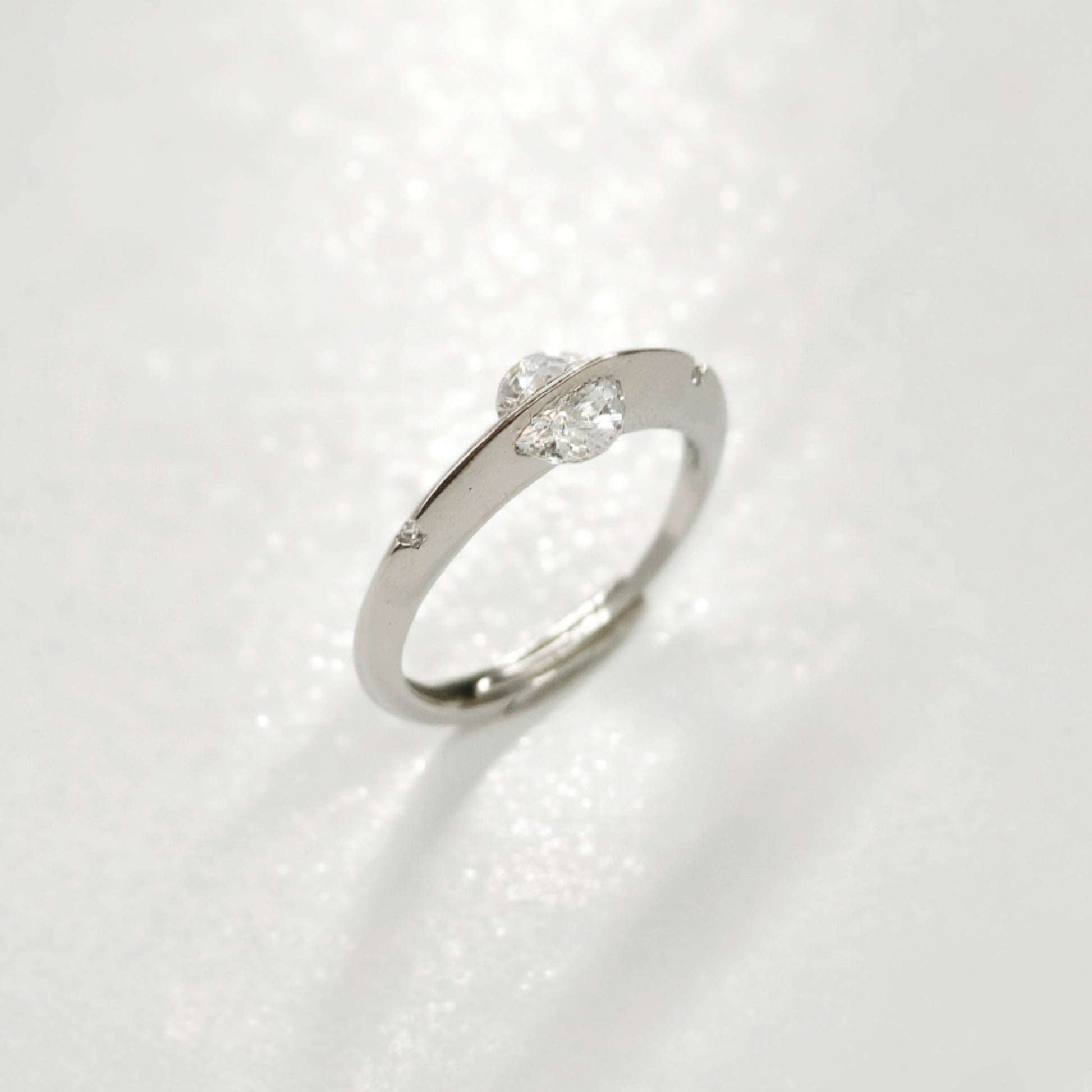 Floating Crystal Stainless Steel Spinner Ring | Minimalist Fidget Jewelry EffortlesslyUs