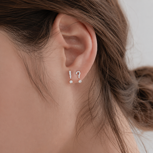 Mismatched punctuation stud earrings silver - EffortlesslyUs