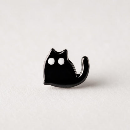 Black cat stud earrings finish detail