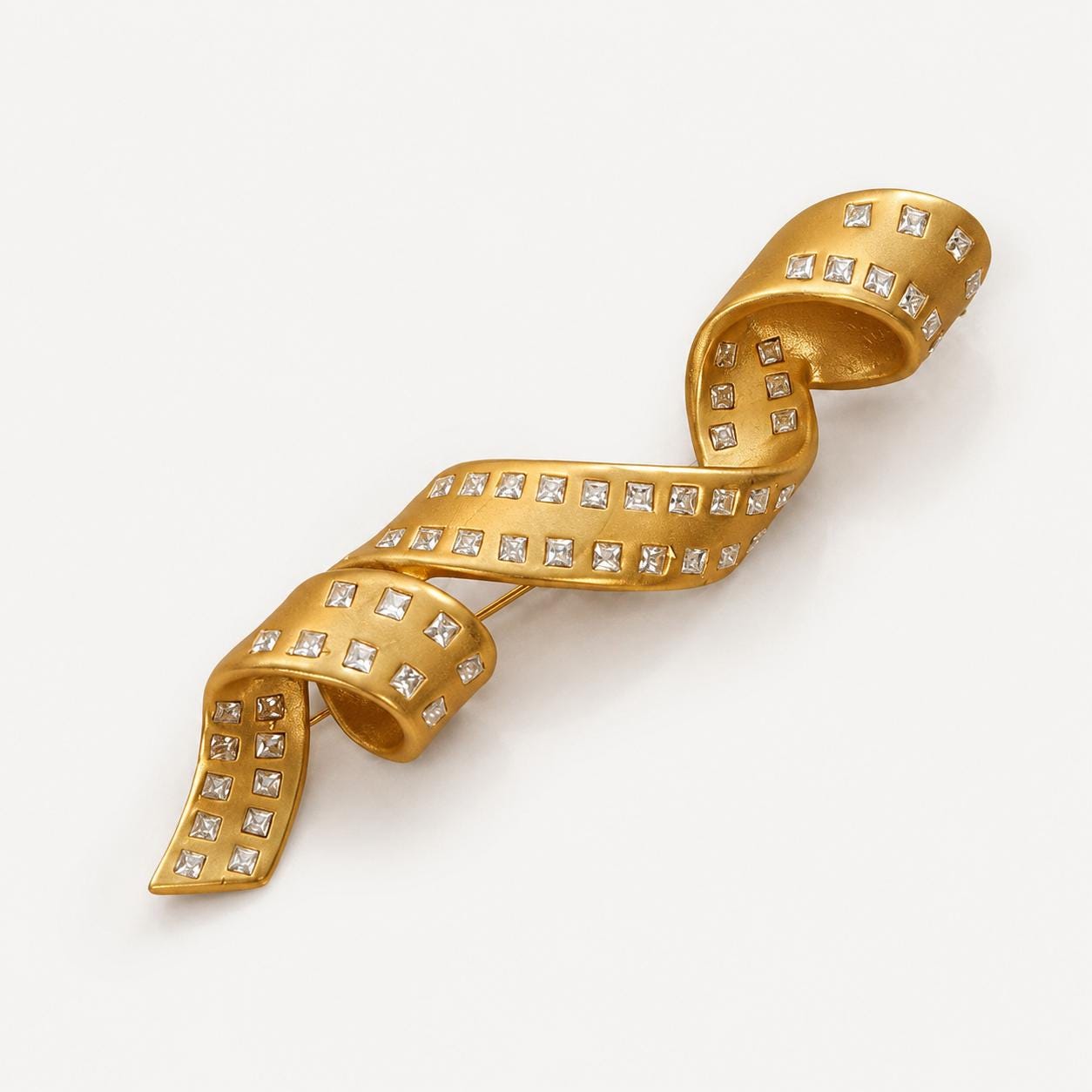 Gold spiral brooch size and scale