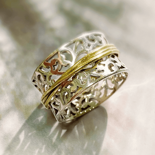 Lucky Clouds Spinner Ring in Silver